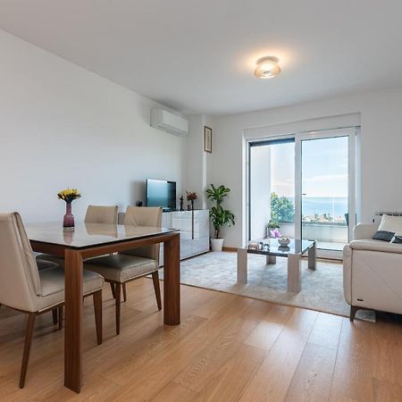 Apartment With Balcony Ocean Paradise Кастав Екстериор снимка