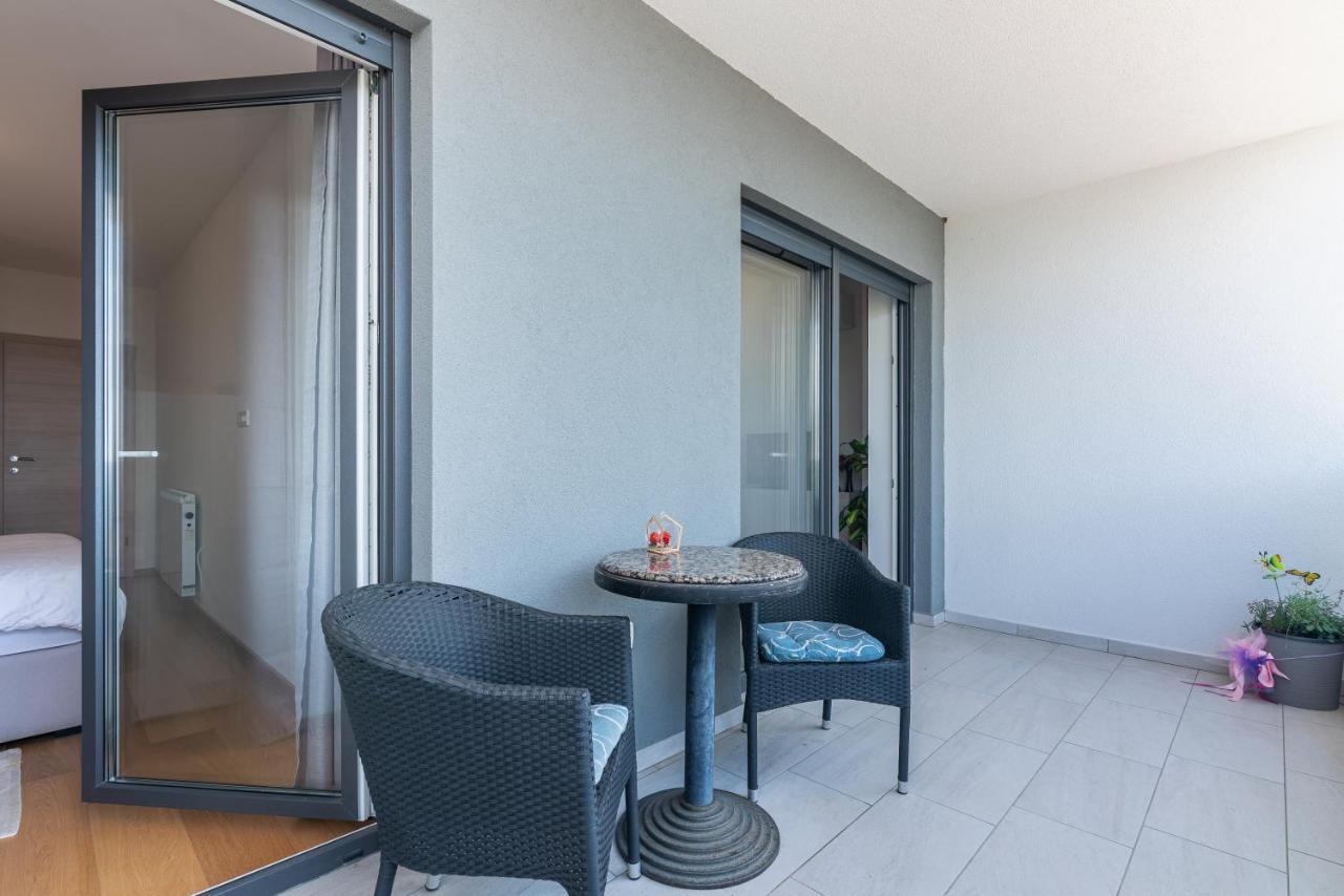 Apartment With Balcony Ocean Paradise Кастав Екстериор снимка