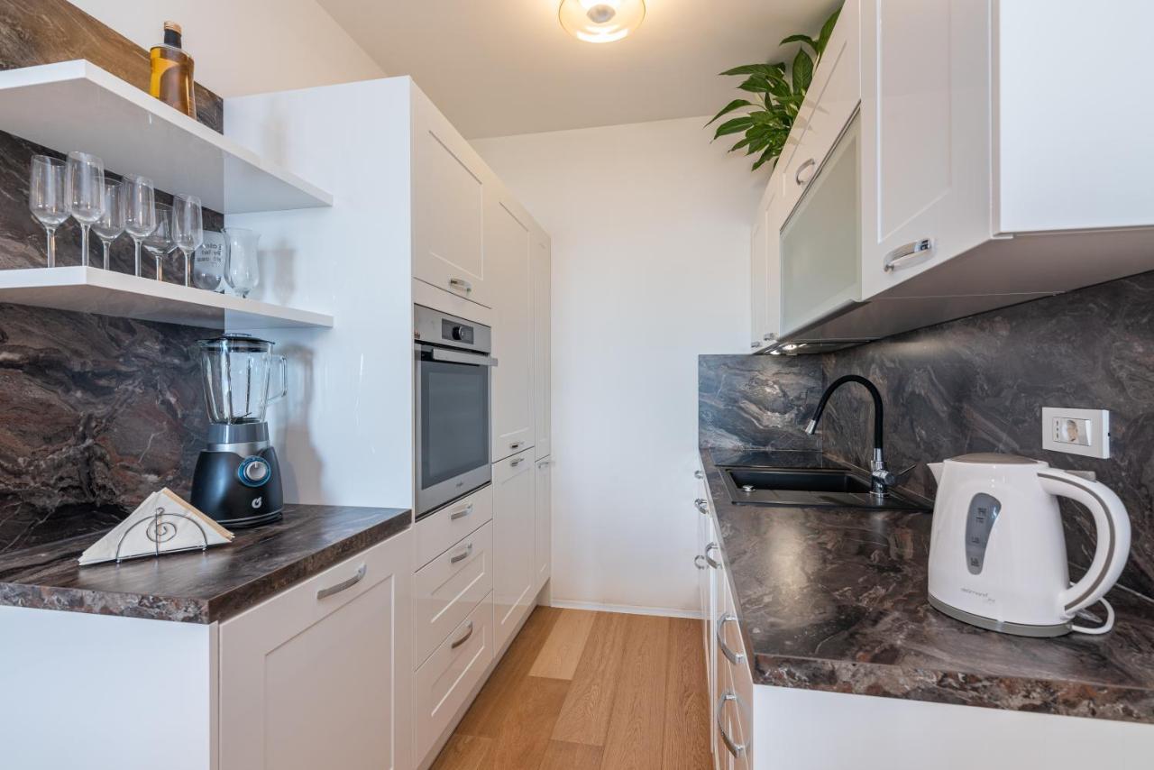 Apartment With Balcony Ocean Paradise Кастав Екстериор снимка