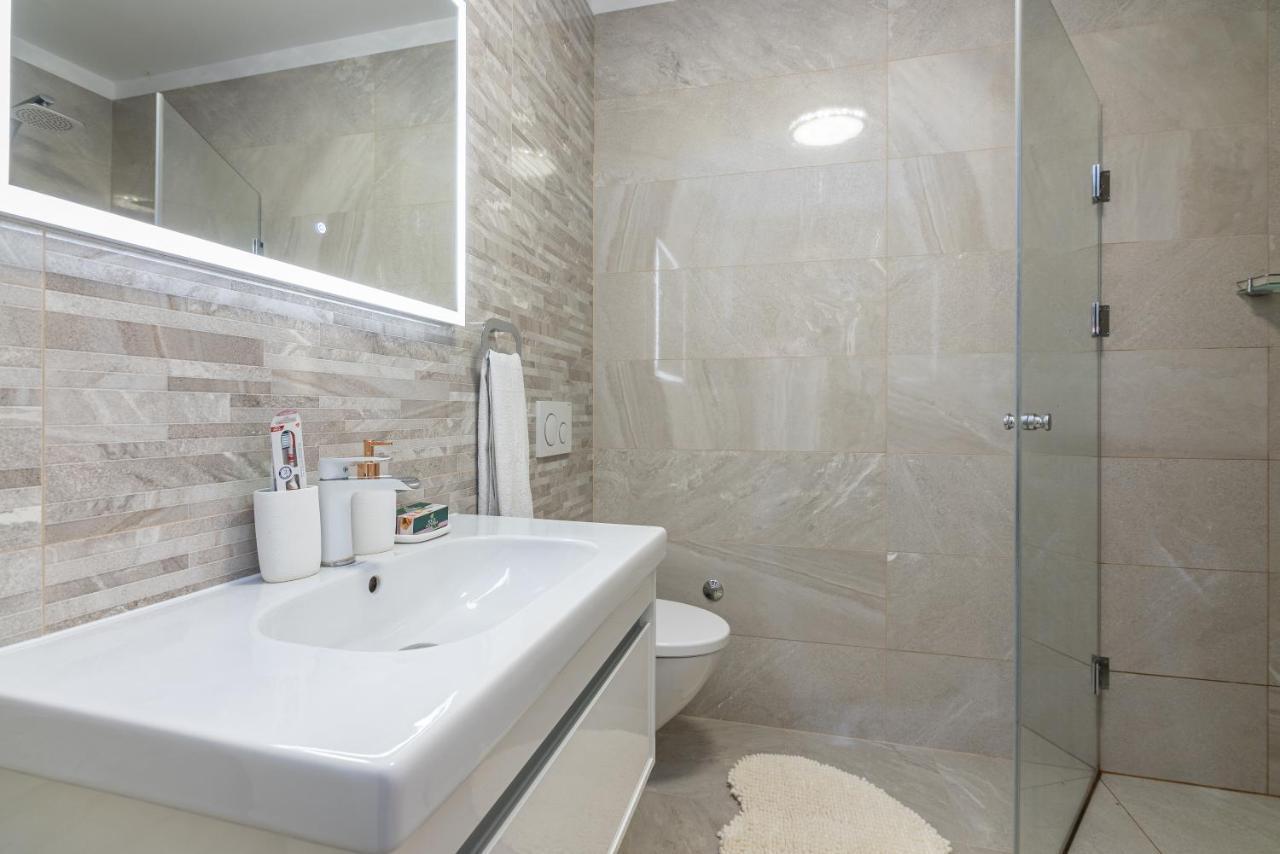 Apartment With Balcony Ocean Paradise Кастав Екстериор снимка